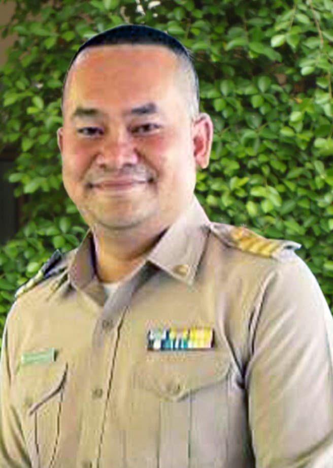 นายเอกราช ประกายพฤกษ์