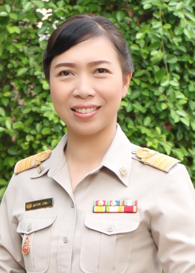 นางสาวเยาวเรศ อาจนาวัง