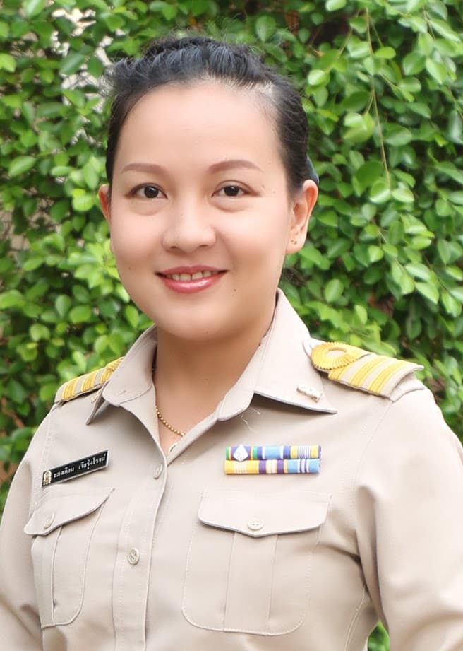นางแสงเดือน จันทร์ศรี